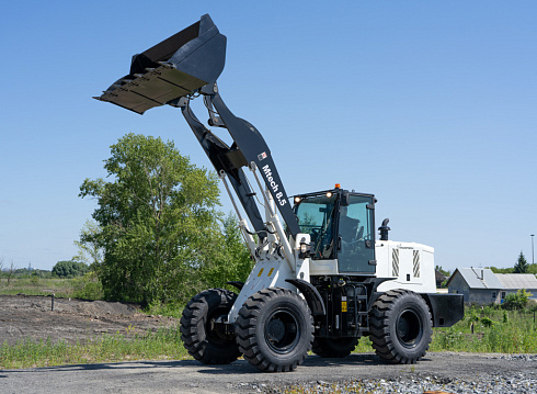 Фронтальный погрузчик Mtech 8.5 (МАНИТЕШ)