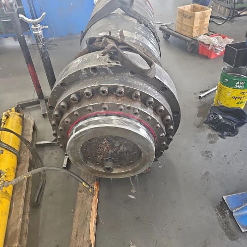 ремонт крупногабаритного гидроцилиндра: возвращаем мощь промышленности картинка