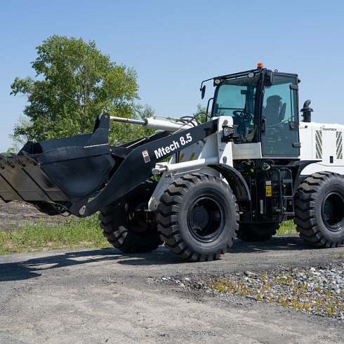 комплект для первого то — в подарок для техники manitech картинка