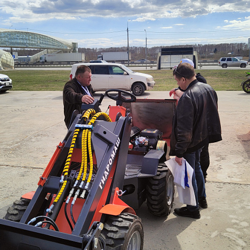 «свой дом 2026»: «гидромаш» представил технику собственного производства картинка